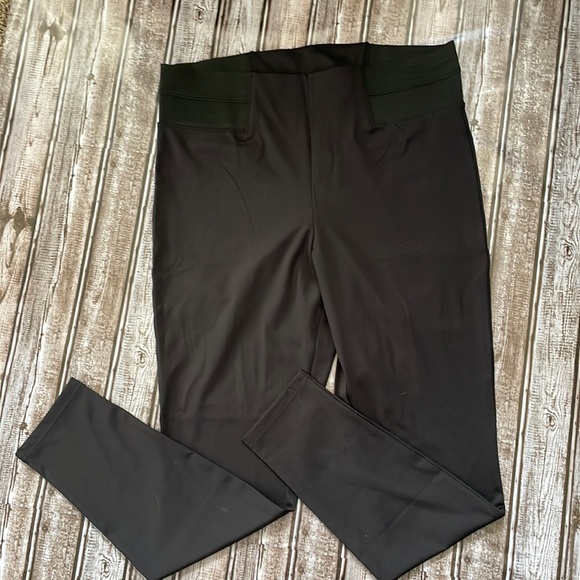 No Nonsense ExpanTech Blackout Leggings - Picture 2 of 8